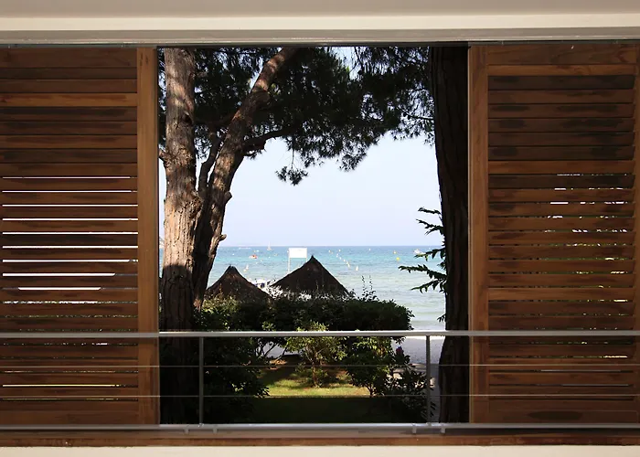 Hotel Hôtel&lodges Moby Dick 4*